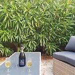 Casa de Férias Maison Complete Cap D'agde Au Calme Avec Jardin