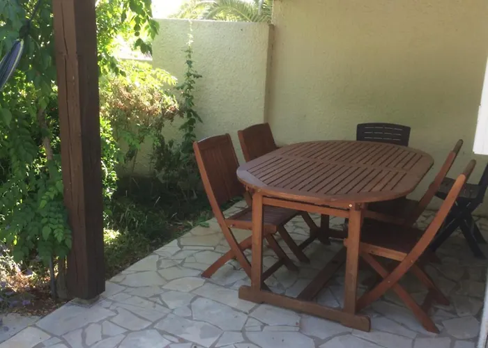 Casa de Férias Maison Complete Cap D'agde Au Calme Avec Jardin Agde