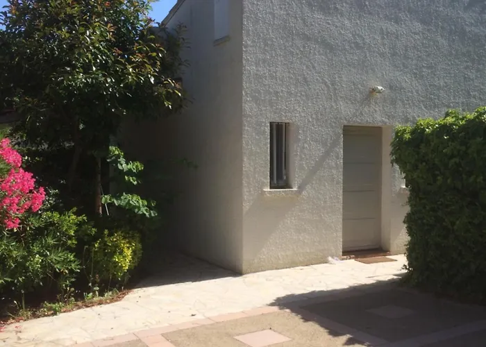 Casa de Férias Maison Complete Cap D'agde Au Calme Avec Jardin *