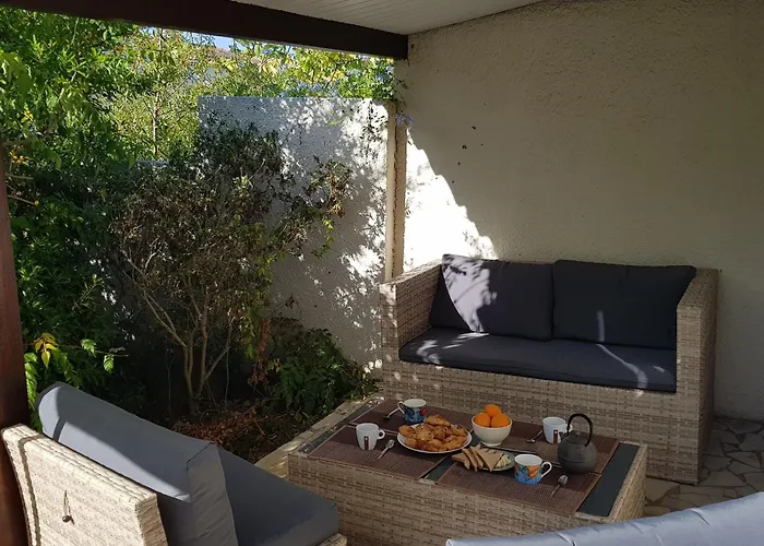 Casa de Férias Maison Complete Cap D'agde Au Calme Avec Jardin Agde